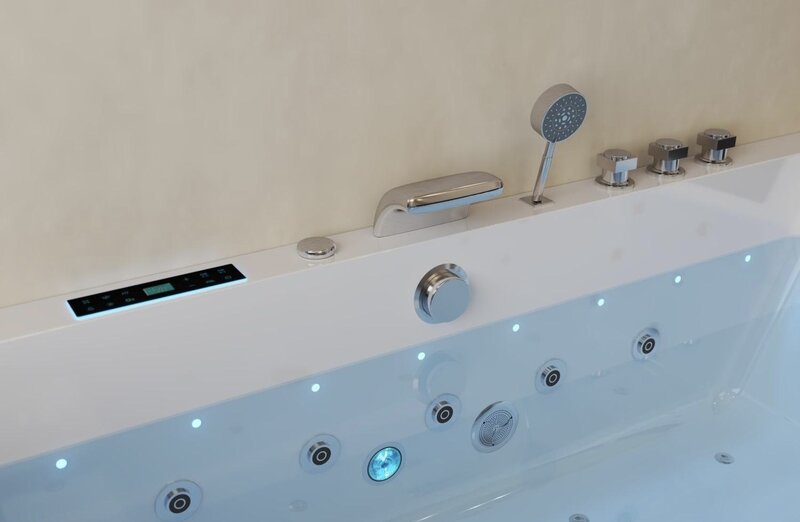 Jacuzzi Premium 4 persoane pentru Airbnb, Booking, Spa.